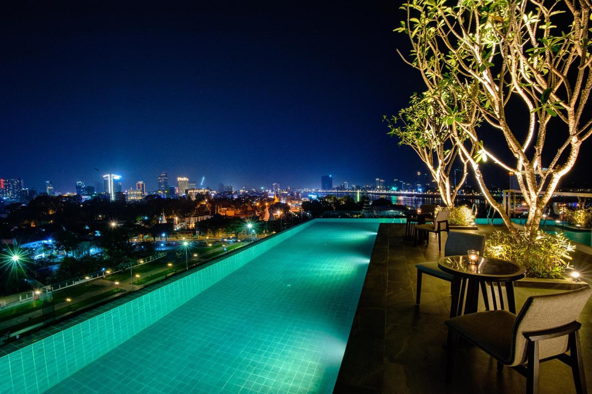 Glow Park Hotel Grand Royal Palace Phnom Penh Exterior foto