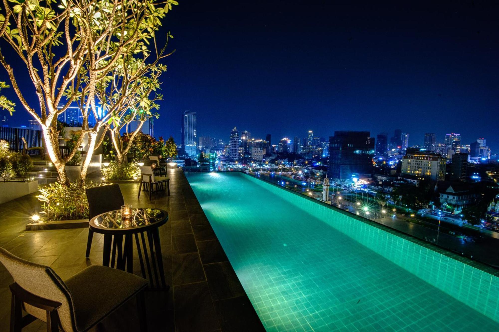 Glow Park Hotel Grand Royal Palace Phnom Penh Exterior foto